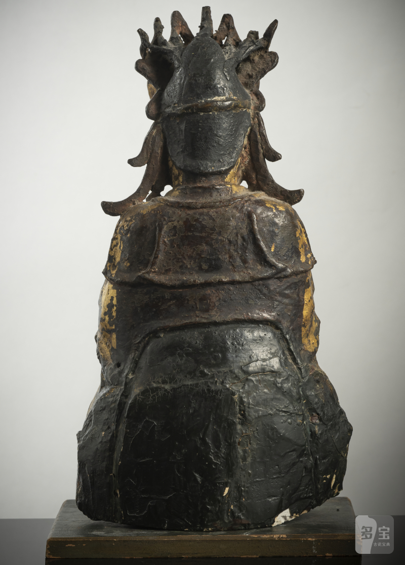 A gilt-lacquered bronze figure of Bixia Yuanjun on a wooden stand - 图2